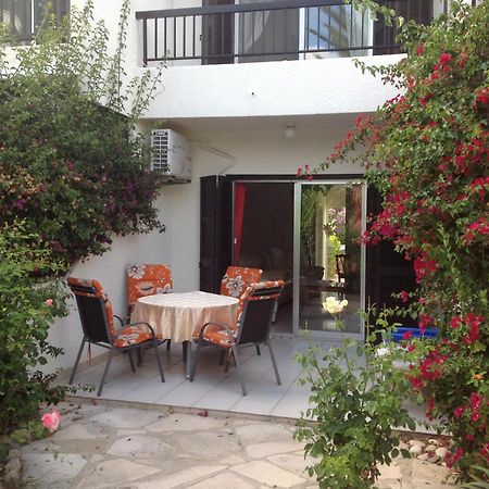 Paphos Townhouse Villa Exteriör bild