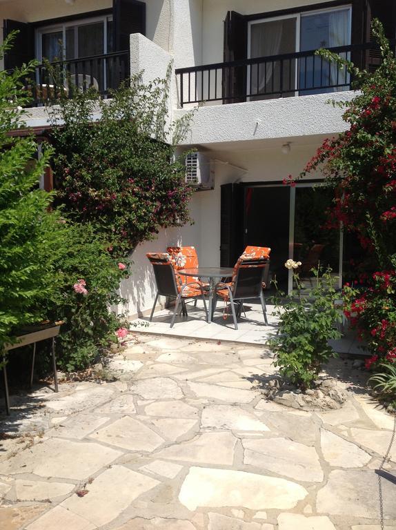 Paphos Townhouse Villa Exteriör bild