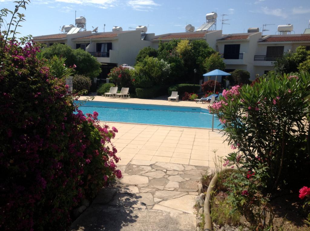 Paphos Townhouse Villa Exteriör bild
